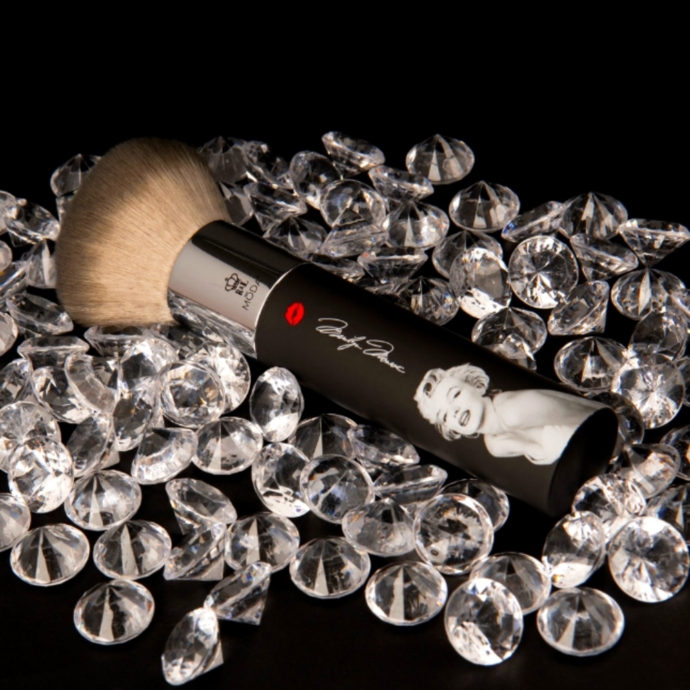 🖤Moda X Marilyn Monroe Big Time Bombshell Round Powder Brush